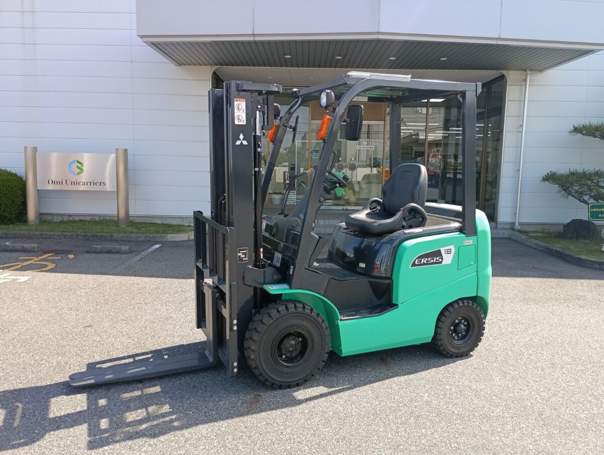 未使用車‼　1.8tエンジン式フォークリフト　3段フルフリー高マスト